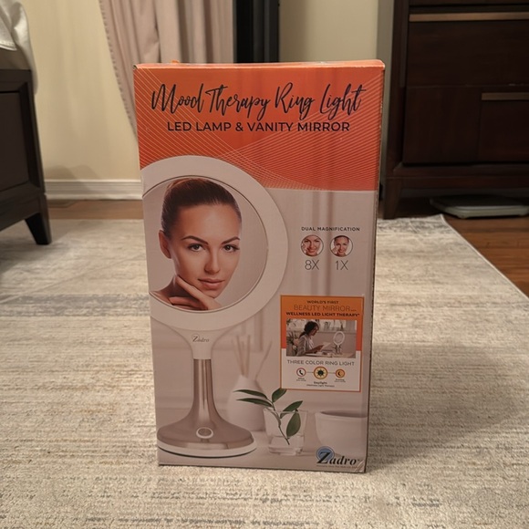 LED VANITY MAKEUP MIRROR - Picture 3 of 3